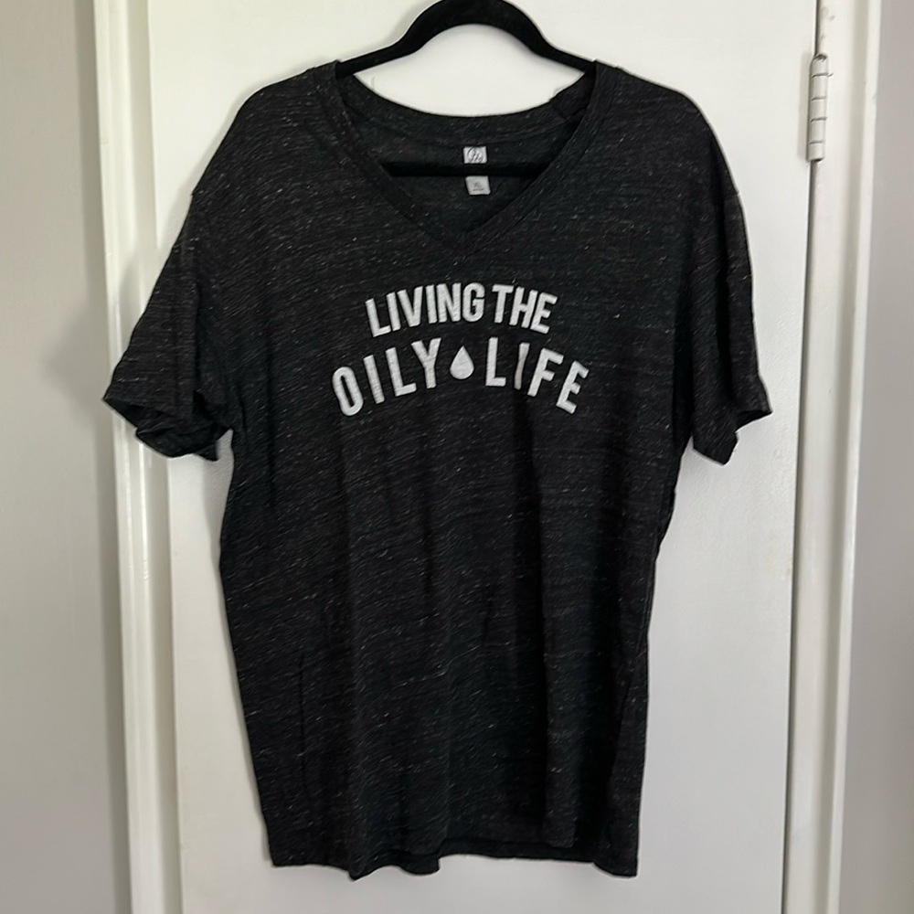 Essential oil tee
